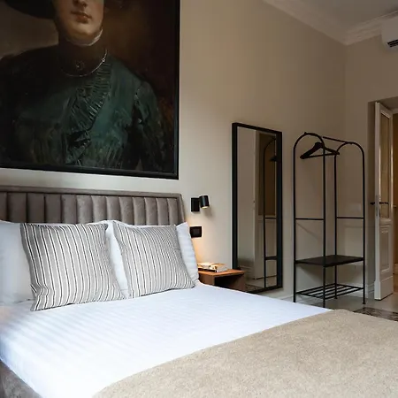 Center Iii Apartment *